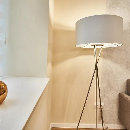 Mmm | * 布达佩斯