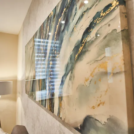 Mmm | * Будапешт