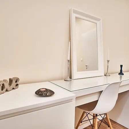 Mmm | * Будапешт