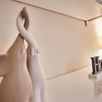 Mmm |