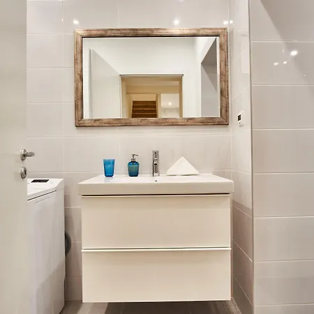 Mmm | Apartment