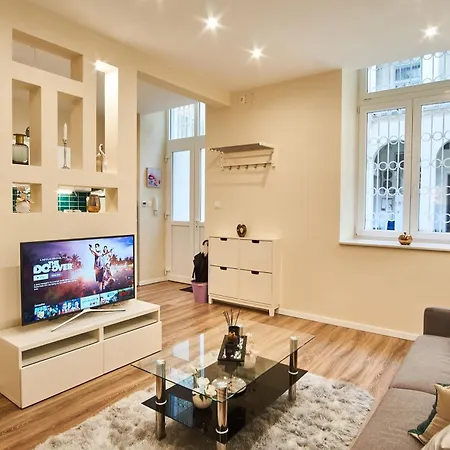 Mmm | Apartment Budapest